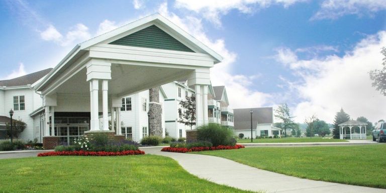 EssenhausInnConfere10423AccommodationsHotelsandMotels5244-scaled-1-1137413346-e1773436670779-768x429